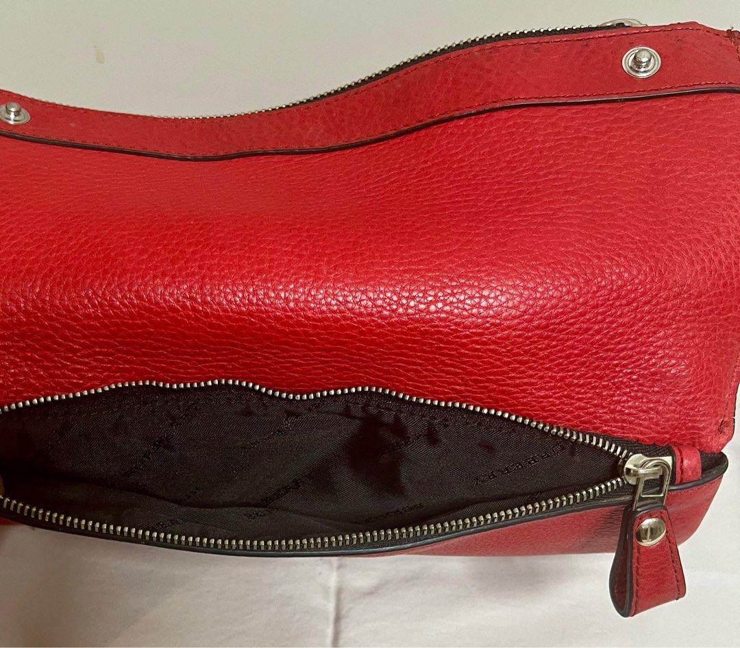 Red top wristlet clutch