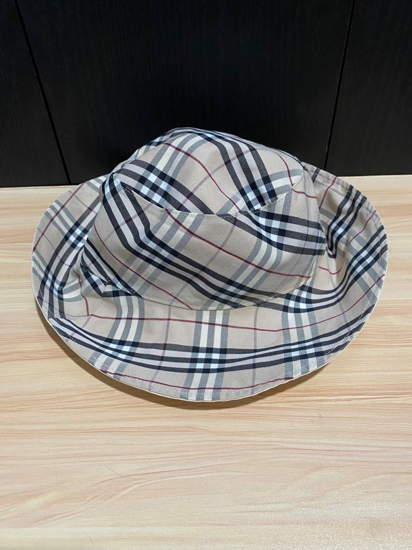 Burberry nova check bucket hat Men s Fashion Watches