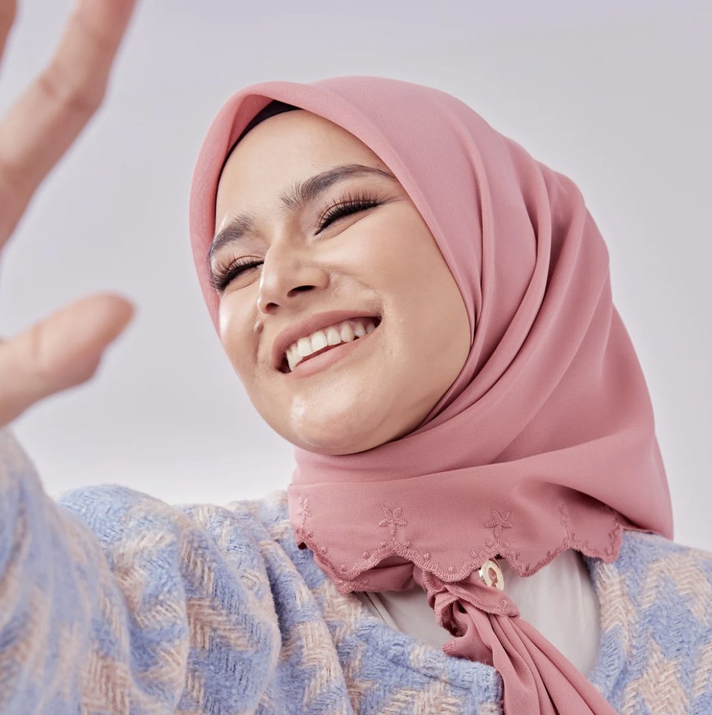 Cakenis scarf clearance
