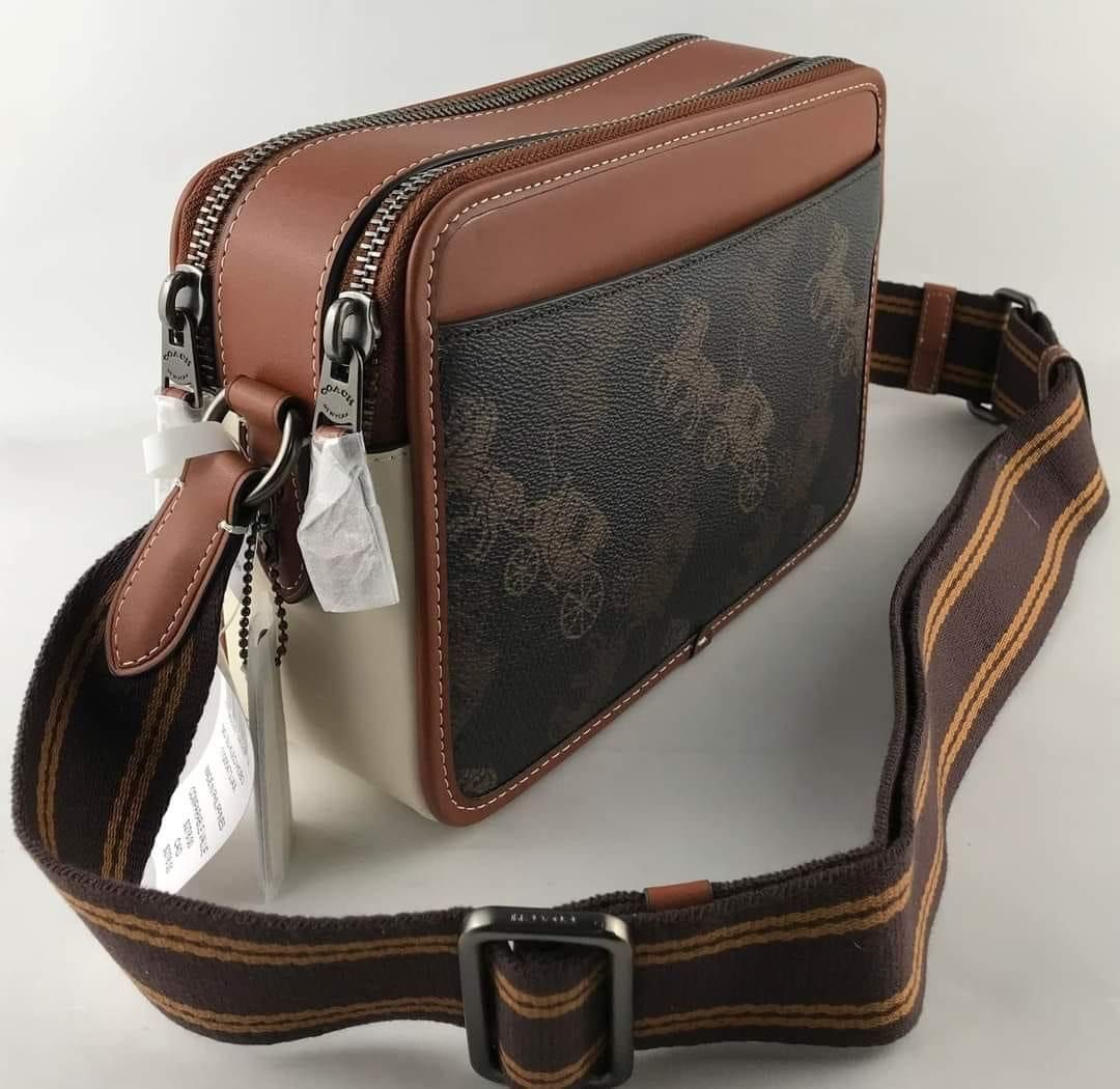 Coach mens Charter Slim (Category: Luxury Bags & Wallets) located in Las Pinas. Submitted by yhn_boutique (Listing ID 1266678152, Image 1). Description: Actual pic posted Cod via lalamove/ grab -🛵 same day delivery J&T/LBC - pay today ship today Complete inclusions .