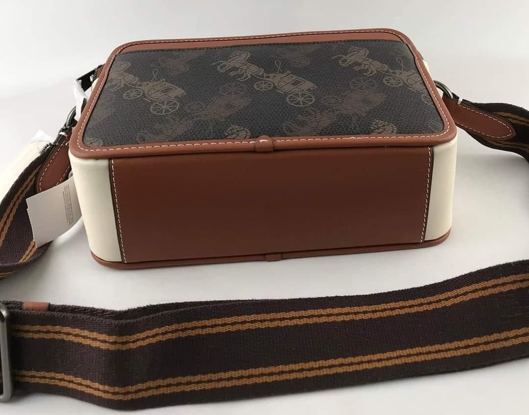 Coach mens Charter Slim (Category: Luxury Bags & Wallets) located in Las Pinas. Submitted by yhn_boutique (Listing ID 1266678152, Image 3). Description: Actual pic posted Cod via lalamove/ grab -🛵 same day delivery J&T/LBC - pay today ship today Complete inclusions .