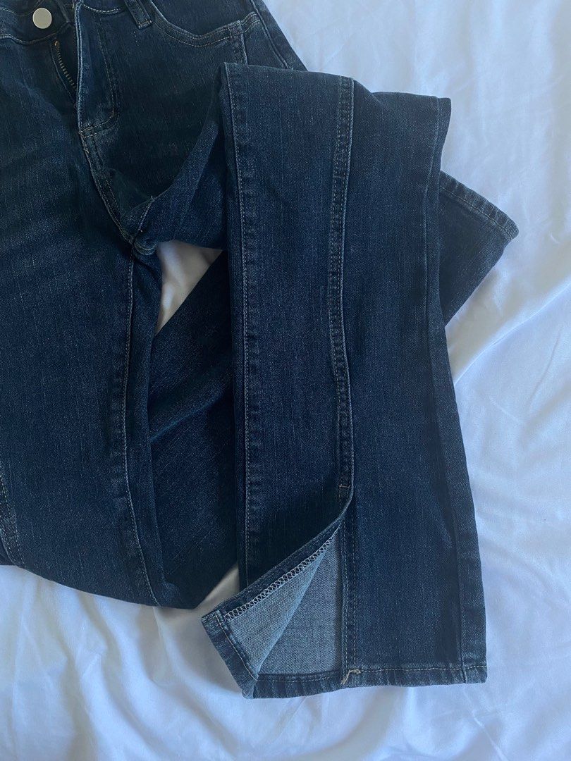 Denim Flare Pants with Slit (Category: Jeans) located in Manila. Submitted by de.clutterthings (Listing ID 1266698615, Image 2). Description: 🧷 denim flare pants with short slit 🪡 measuremnts: waist = 25 length = 38 inches slit = 6 inches (included in 38 inches) rfs: decluttering 🧷 personal fav !! .