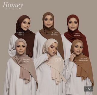 (Category: ) located in . Submitted by wardrobe2u_ (Listing ID 1266738100, Image 1). Description: .