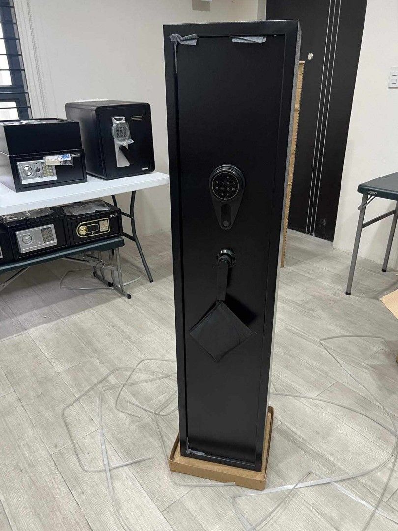 ELECTRONIC LOCK GUN SAFE (Category: Safe) located in Caloocan City. Submitted by 5veezonlineshoppe (Listing ID 1266643590, Image 2). Description: Gunsafe Approx 55 inches tall Water drop shape electronic lock gun safe digital code and fingerprint Dimension : H 138cm L 30cm W 28cm Net weight : 28.3 kg #gunsafevault #gunvault #vaultforguns.