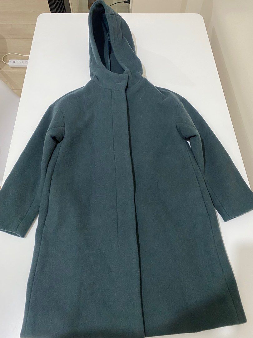 Emerald green (Category: Coats, Jackets and Outerwear) located in Quezon City. Submitted by cbake (Listing ID 1266760052, Image 1). Description: .