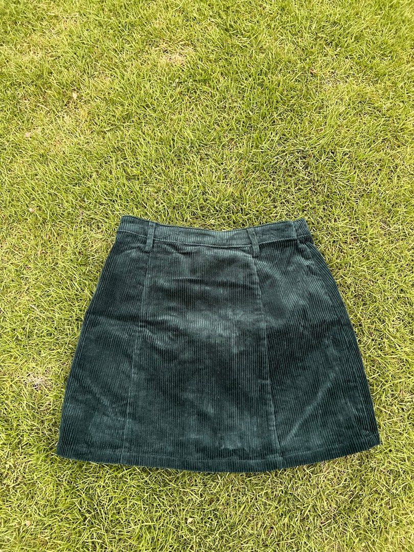 Forever 21 green corduroy skirt Women s Fashion Bottoms Skirts