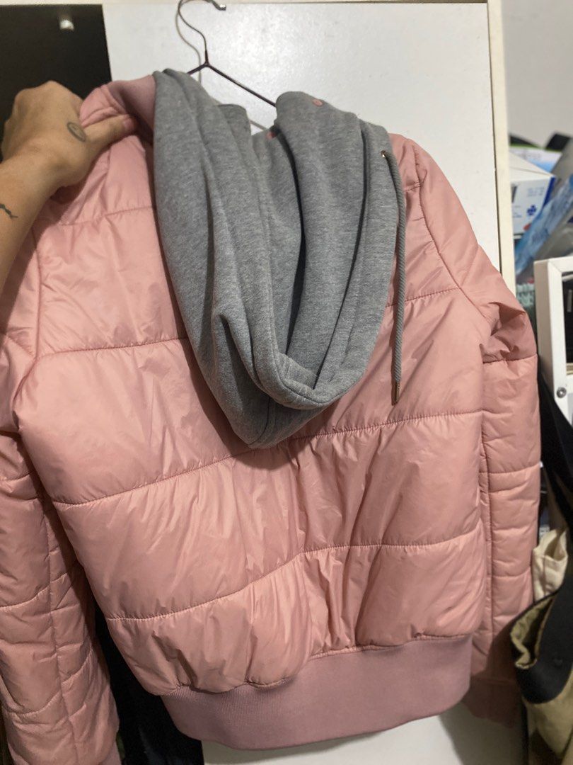 Forever 21 pink puffer jacket discount
