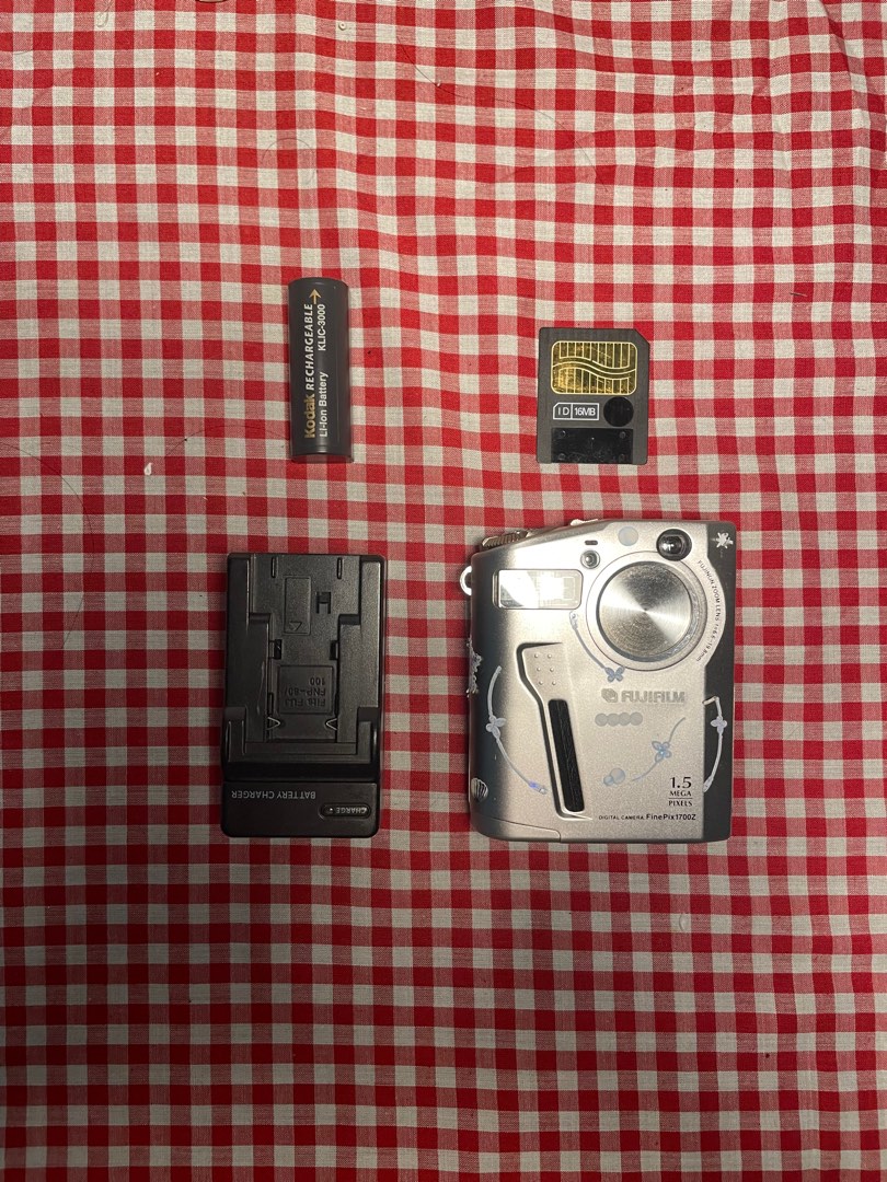 Fujifilm Finepix 1700z, Photography, Cameras on Carousell