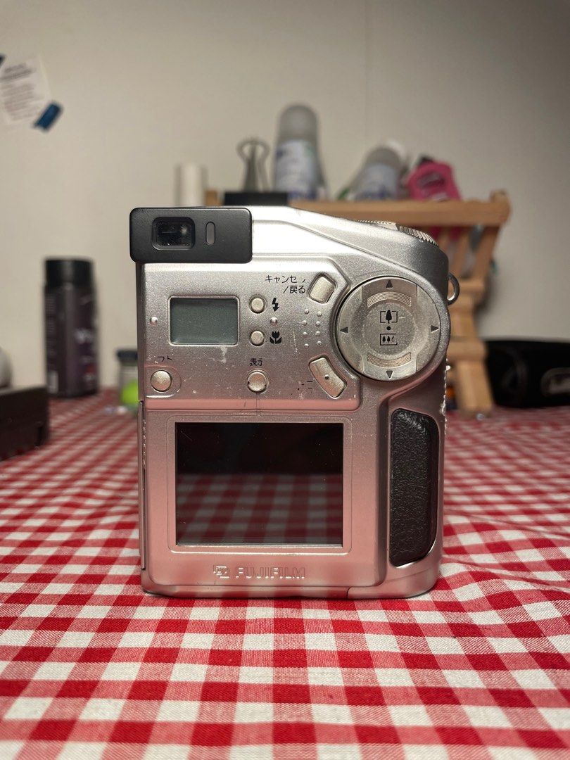 Fujifilm Finepix 1700z, Photography, Cameras on Carousell