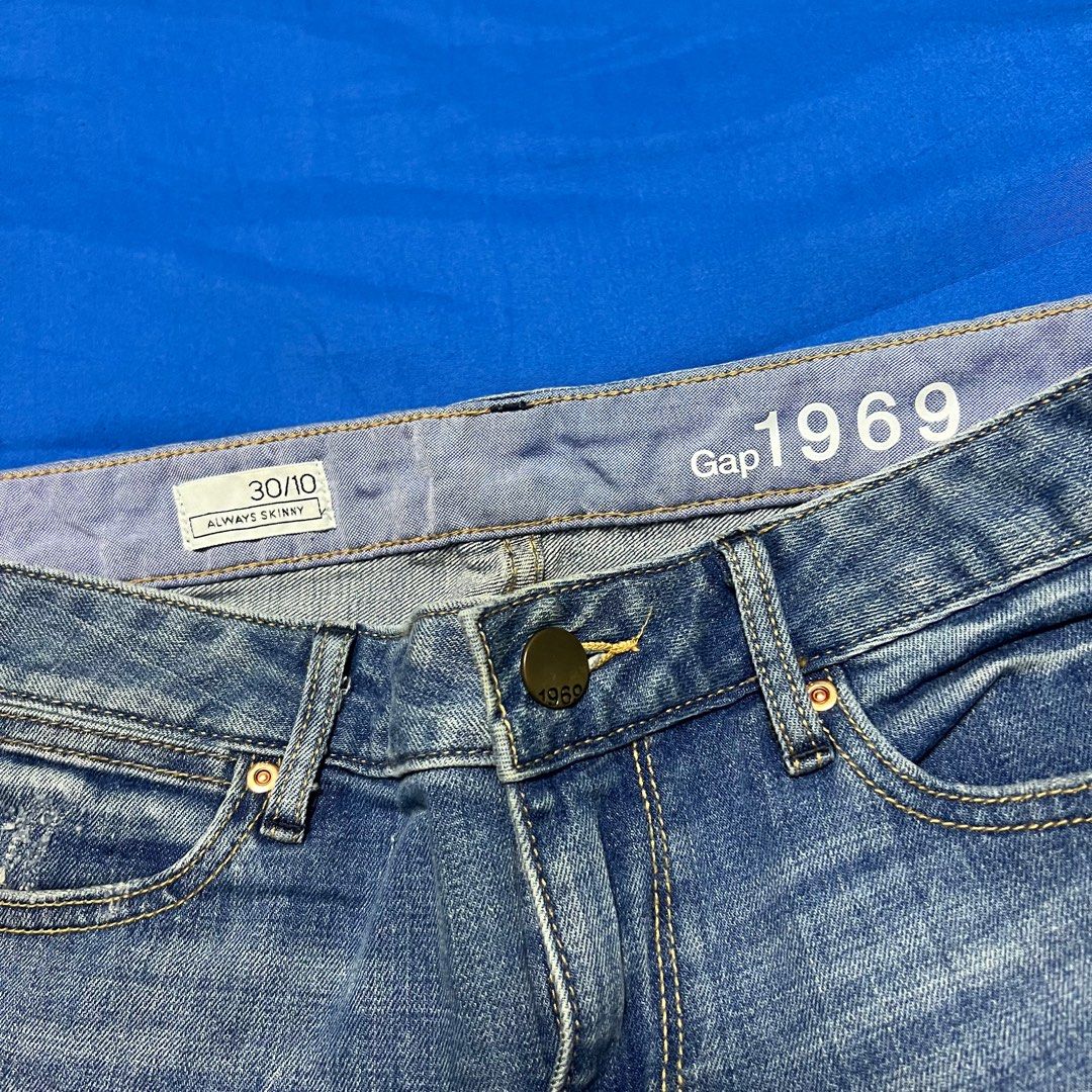 Gap skinny jeans (Category: Jeans) located in Paranaque City. Submitted by chinitamaria (Listing ID 1266797331, Image 2). Description: - see photo for size reference - mom’s jeans decluttering Loc: betterliving, paranaque city Mop: gcash ONLY Mod: lbc or lalamove ONLY .