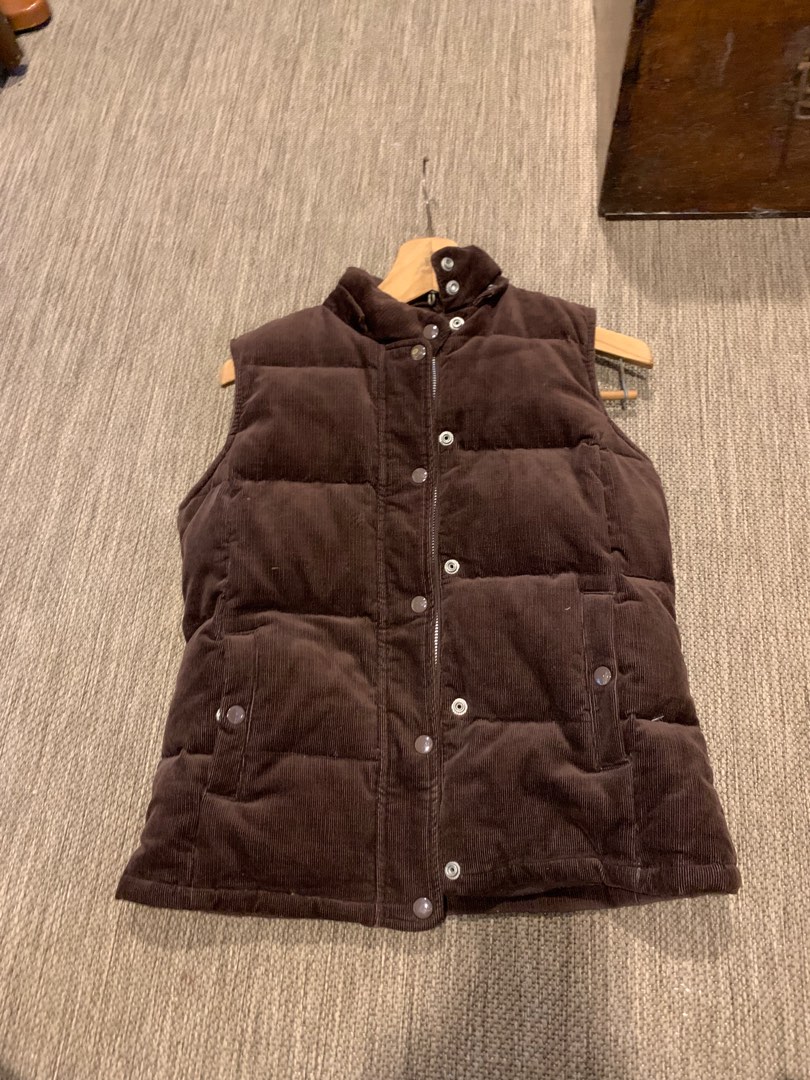 Gap vest corduroy puffer, Men's Fashion, Coats, Jackets and Outerwear