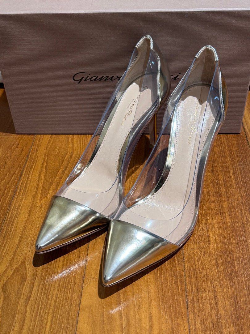 GIANVITO ROSSI Gold Plexi 85 leather and PVC pump. SIZE EU 38.5