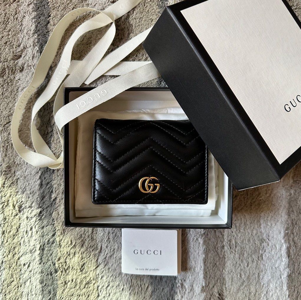 Gucci compact sale wallet
