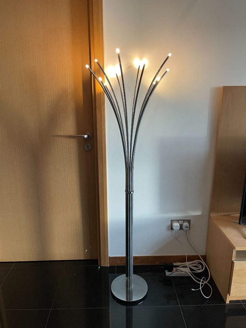 Hovnäs floor store lamp