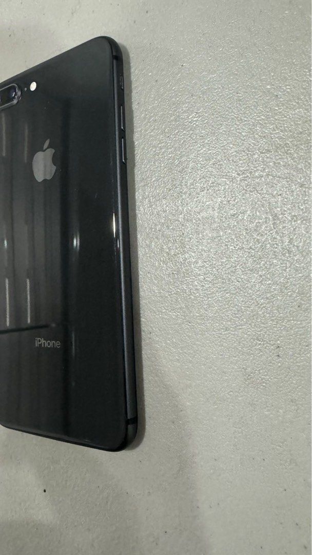 Iphone 8 Plus 256GB (Category: iPhone 8 Series) located in Manila. Submitted by alexamc_ (Listing ID 1266765999, Image 2). Description: .