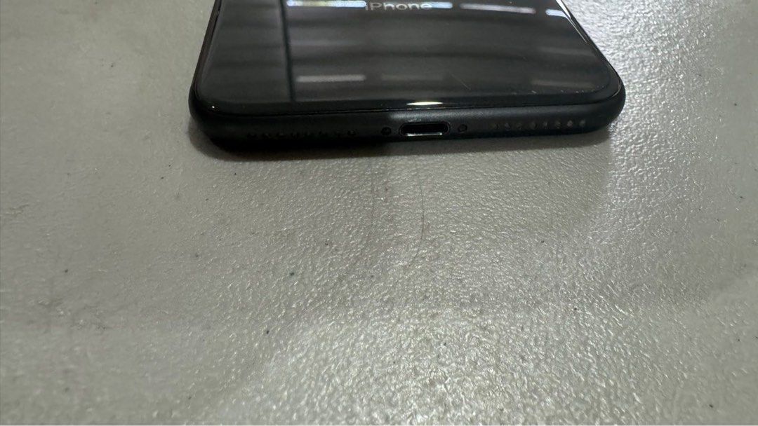 Iphone 8 Plus 256GB (Category: iPhone 8 Series) located in Manila. Submitted by alexamc_ (Listing ID 1266765999, Image 1). Description: .
