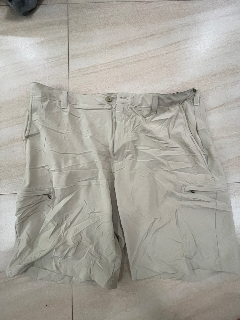 Izod cargo hot sale golf shorts