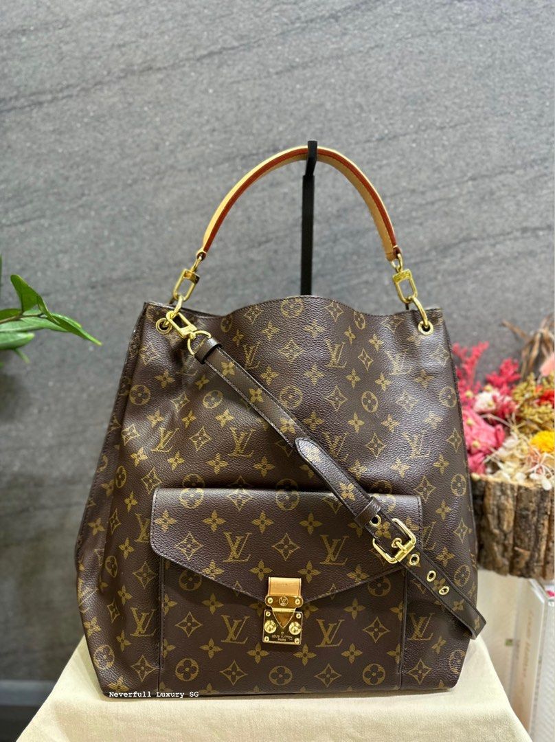 louis-vuitton metis hobo