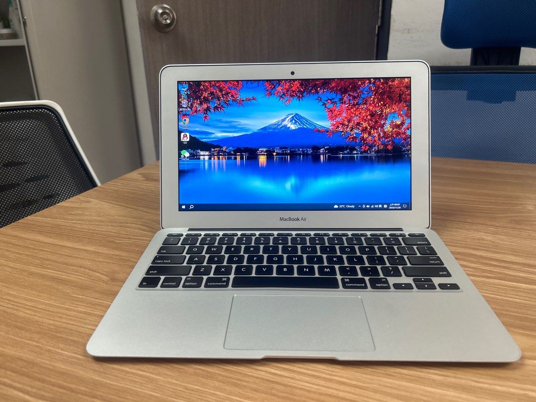 MacBook air 11吋2015 i5 8g 512g 可以免費幫忙裝雙系統windows office