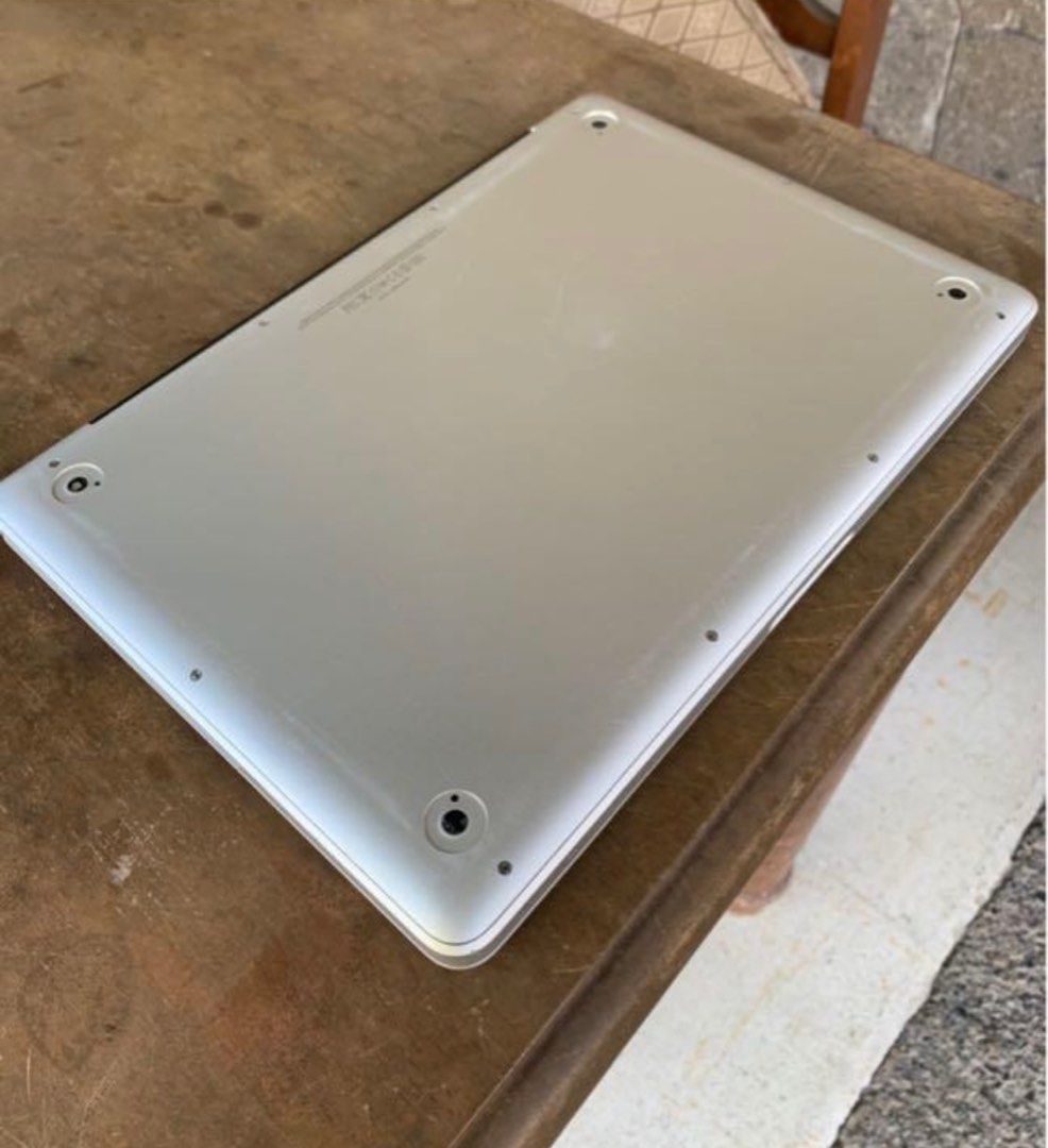 MACBOOK PRO MID 2012 (Category: Laptops & Notebooks) located in Pasig City. Submitted by bcp1122 (Listing ID 1266652594, Image 3). Description: MacBook Pro mid 2012 Still works well With charger Cycle less than 300 Battery replaced and in good condition, no need to plug charger for it to work Screen has marks.
