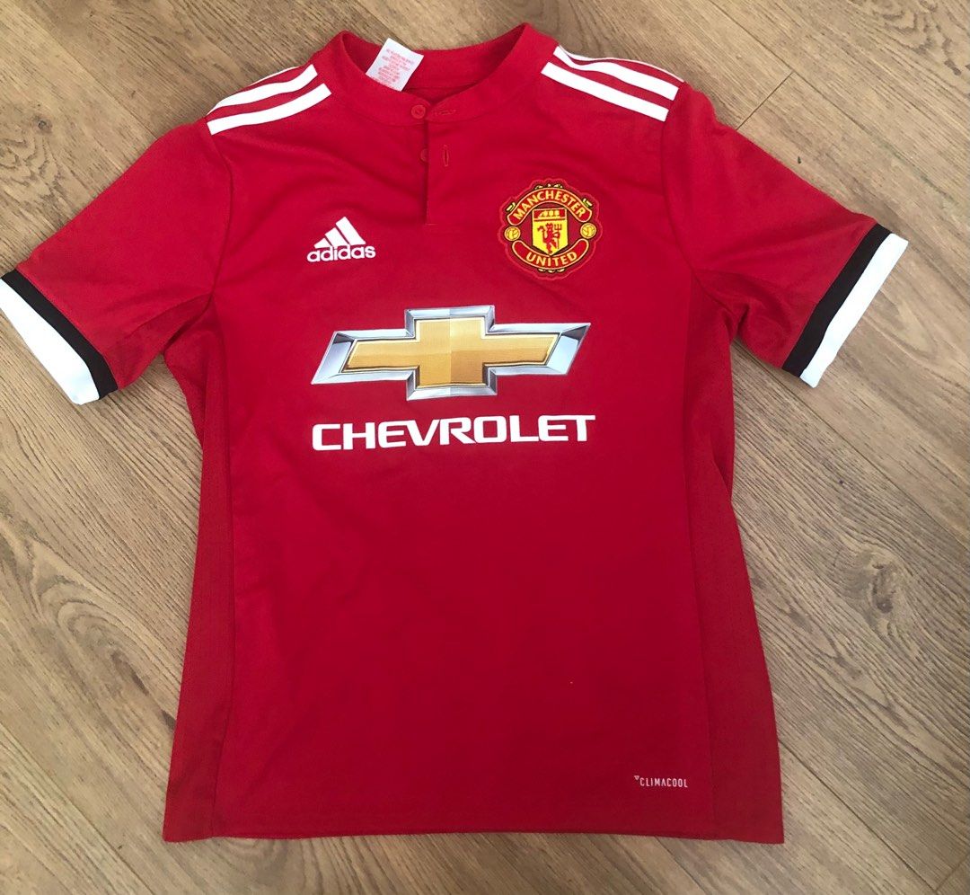 Manchester United jersey (Category: Boy's Apparel) located in Penshurst. Submitted by leoniemckin (Listing ID 1266644261, Image 1). Description: Kids large .