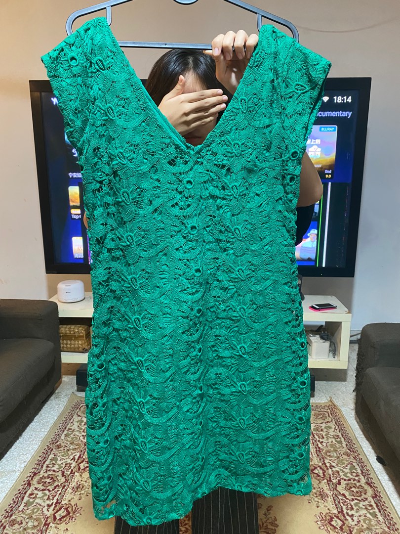 Mango green short dress, can wear as top with jeans/pants. S size., Women's  Fashion, Dresses & Sets, Dresses on Carousell