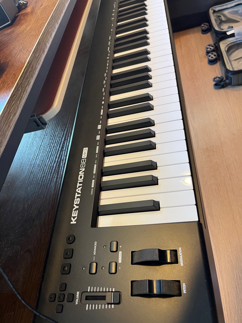 Maudio 88 key midi controller/keyboard, Hobbies & Toys, Music & Media