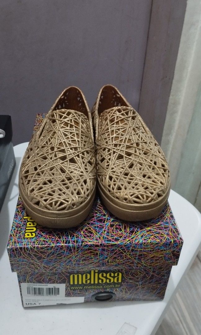 Campana sneaker store