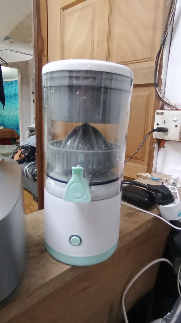 mesin jus buah Juice extractor, TV & Home Appliances, Kitchen