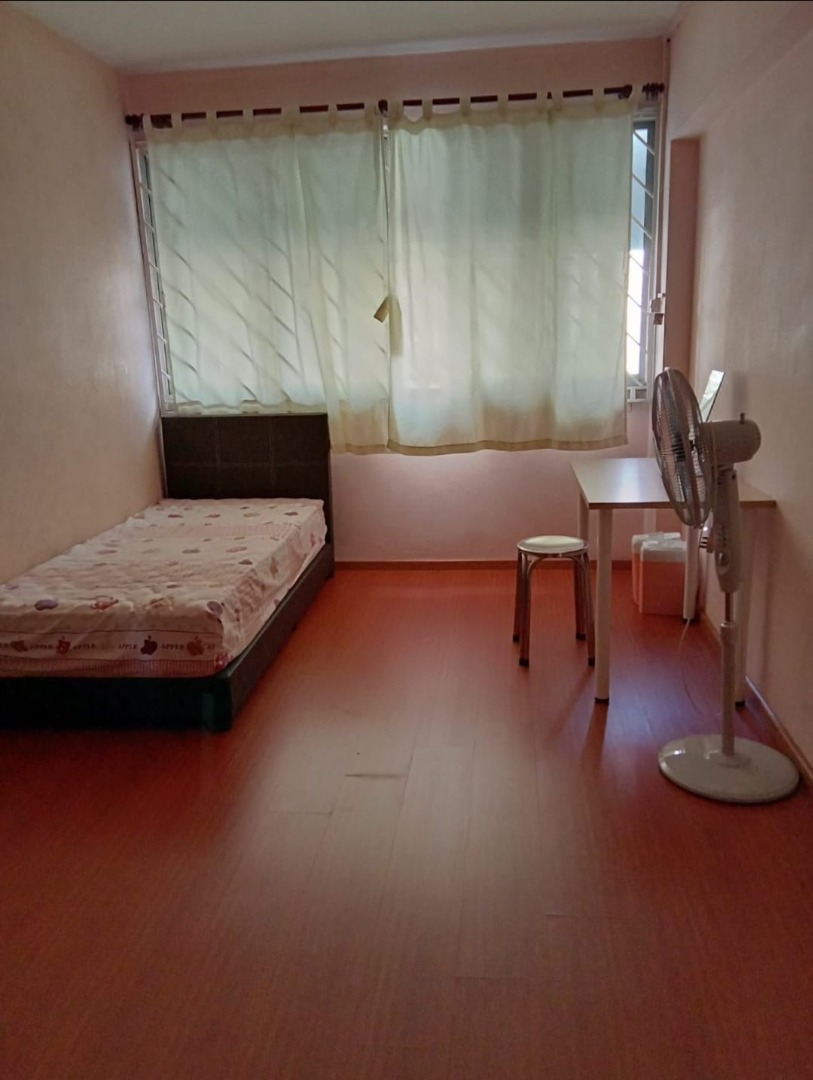 Near NTU Campus and Pioneer MRT Common Room For Rent, Property, Rentals