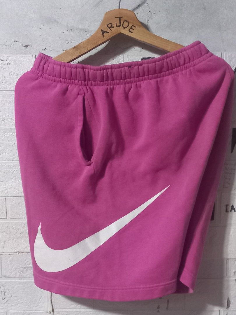 Nike alumni top shorts pink