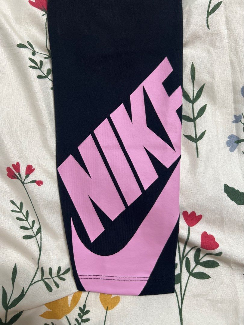 Nike / Women's Leg-A-See Futura Tights