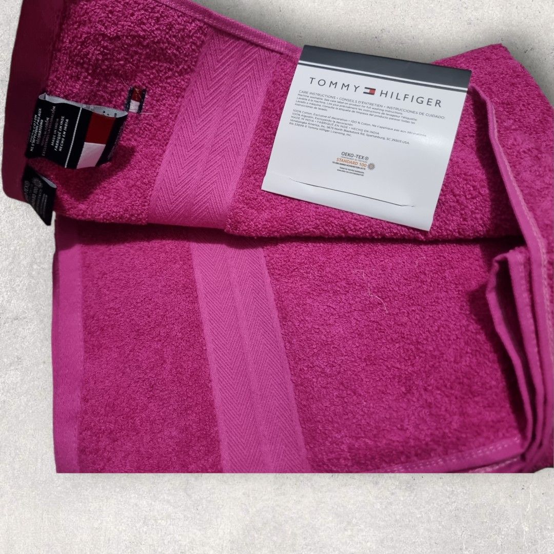 Orig Tommy Hilfiger Bath Towel (Category: Bath) located in Quezon City. Submitted by akimcosonlineshop (Listing ID 1266745480, Image 2). Description: Orig TH Bath Towel Bnew bought in US.