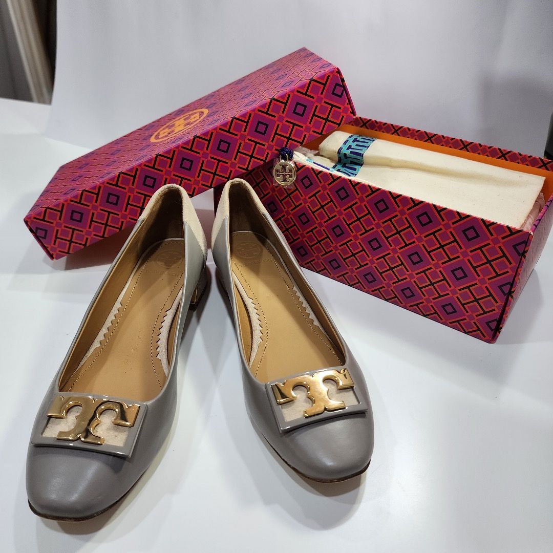 Round toe clearance tory burch flats