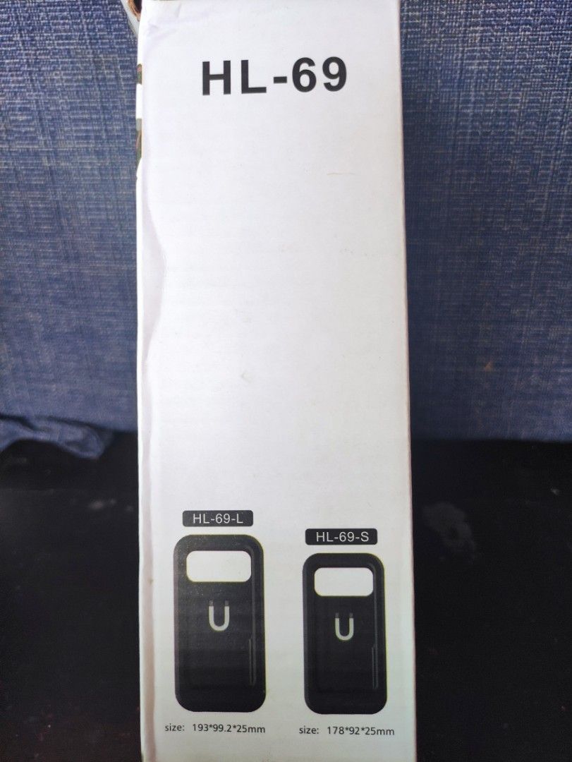 Phone holder (Category: Mounts & Holders) located in Trece Martires City. Submitted by chipmaster74 (Listing ID 1266703506, Image 3). Description: complete set of phone holder for bike or motorcycle. waterproof case. can hold large phone. never nagamit since nun nabili..