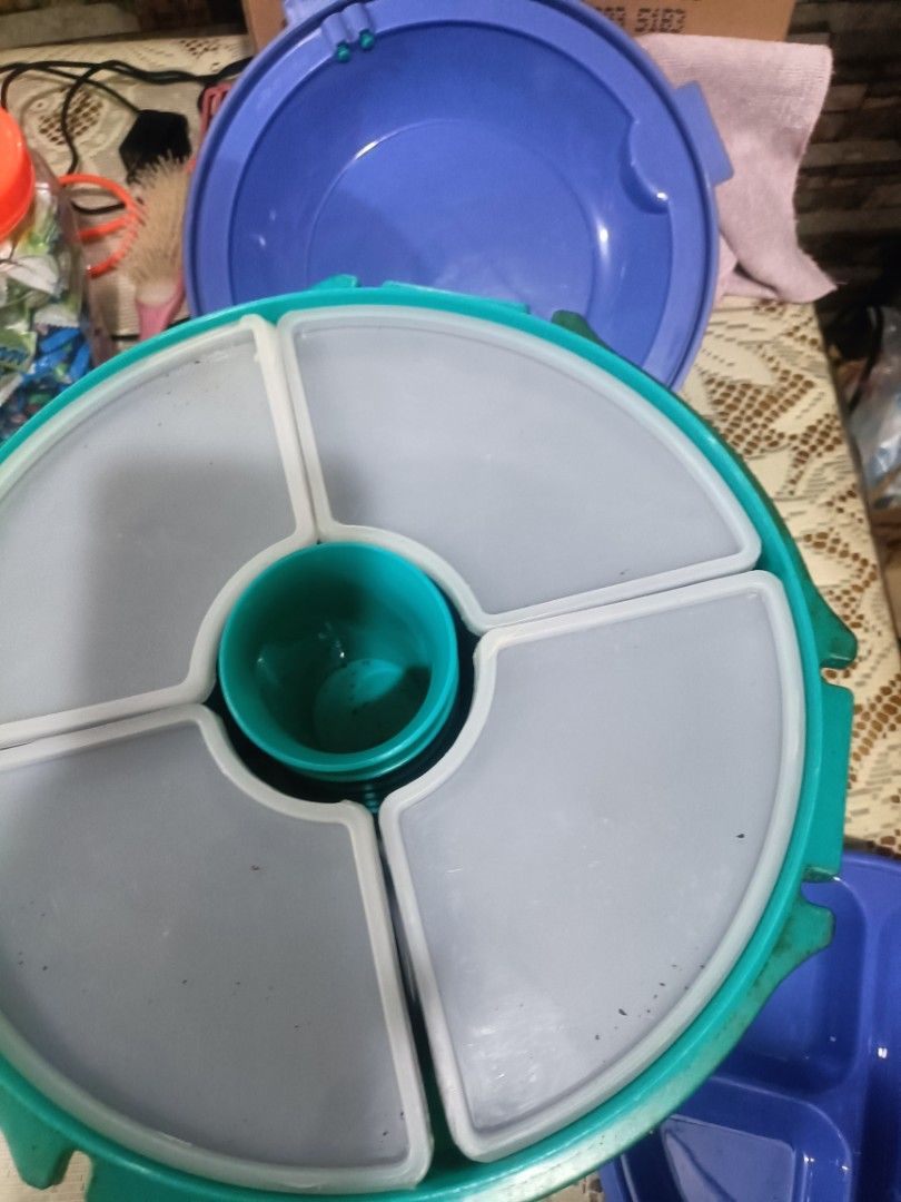 Picnic set & basket (Category: Other Kitchenware & Tableware) located in Quezon City. Submitted by bshoppe_ (Listing ID 1266685527, Image 3). Description: take all for 500. if separate purchase,basket 250 picnic set 400.