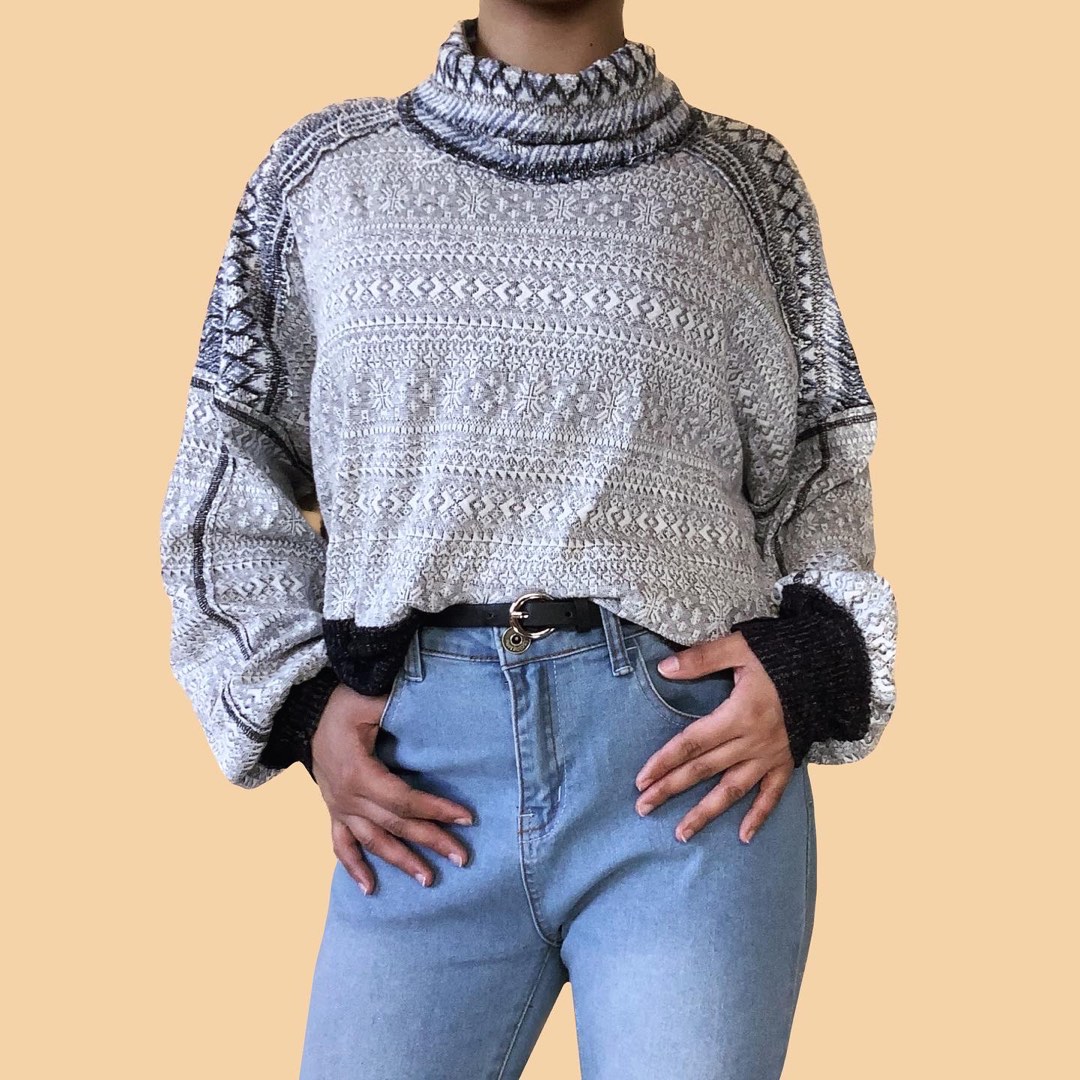 Semi cropped sweater sale