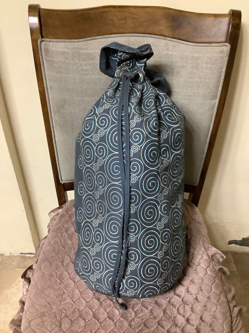 Round bottom top drawstring bag