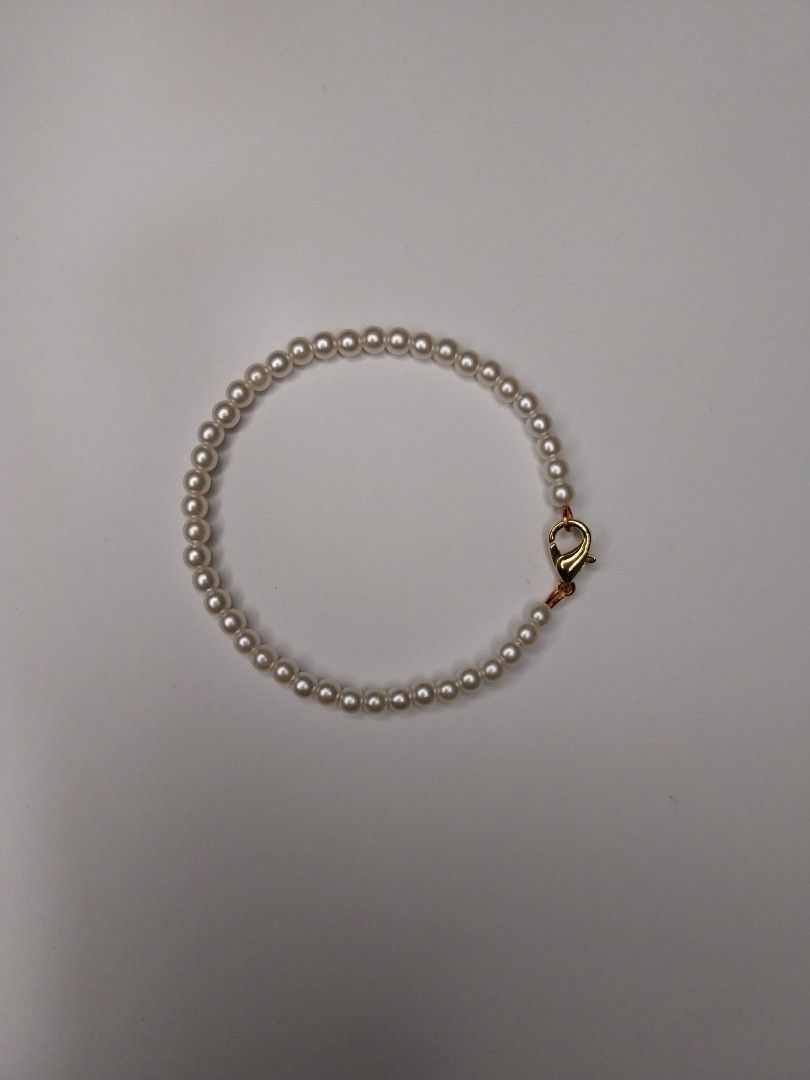 Simple pearl bracelet, Women's Fashion, Jewelry & Organisers, Bracelets ...
