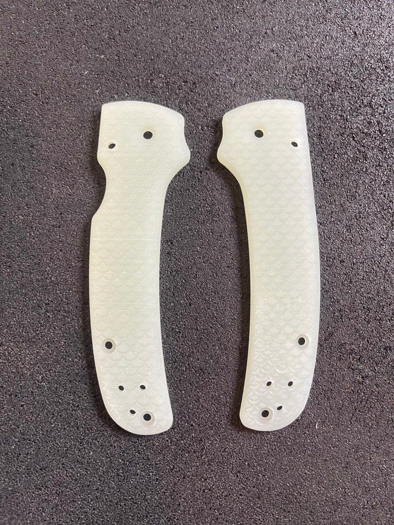 Spyderco Shaman and Paramilitary Scales (Category: Knives & Chopping Boards) located in Makati City. Submitted by chuckap (Listing ID 1266649662, Image 2). Description: PTPA Admin 🙏🏻🔪⚔️ FOR SALE: BRAND NEW: 1.) Cerberus Skinny Shaman Scales in G-10 ( Dragon/Fish scales design) P8,000 (SOLD) 2.) Factory Avocado REC PM2 Scale (Removed only/Never used carried) P7,000 USED/REMOVED/FITTED PM2 Scales 1.) Aramis Akhmedov OD Green G10 Grand Line Skinn