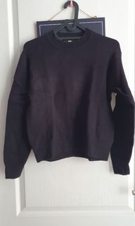 Sweater Merk Uniqlo