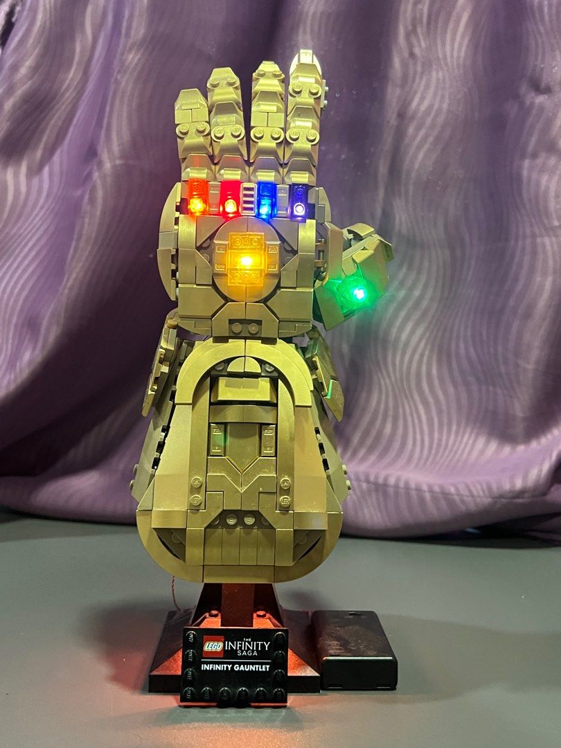 Thanos infinity store gauntlet lego