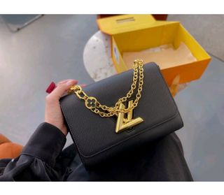 (Category: ) located in . Submitted by Thesecondhanditems (Listing ID 1266651906, Image 1). Description: .