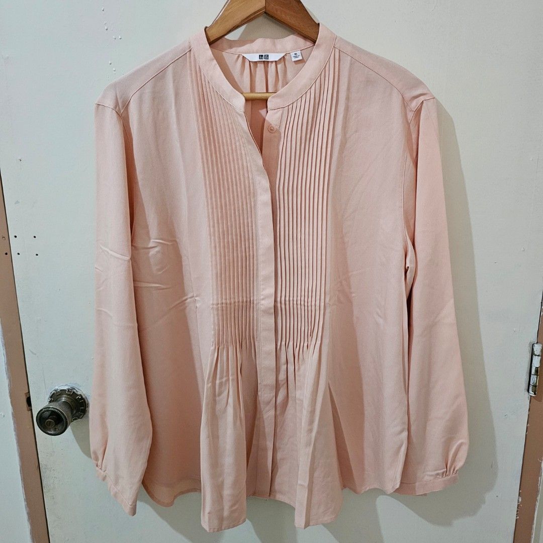 Uniqlo Blouse in Peach, Women's Fashion, Tops, Blouses on Carousell