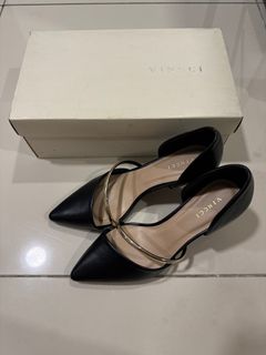 (Category: ) located in . Submitted by sunwardrobe (Listing ID 1266754058, Image 1). Description: .