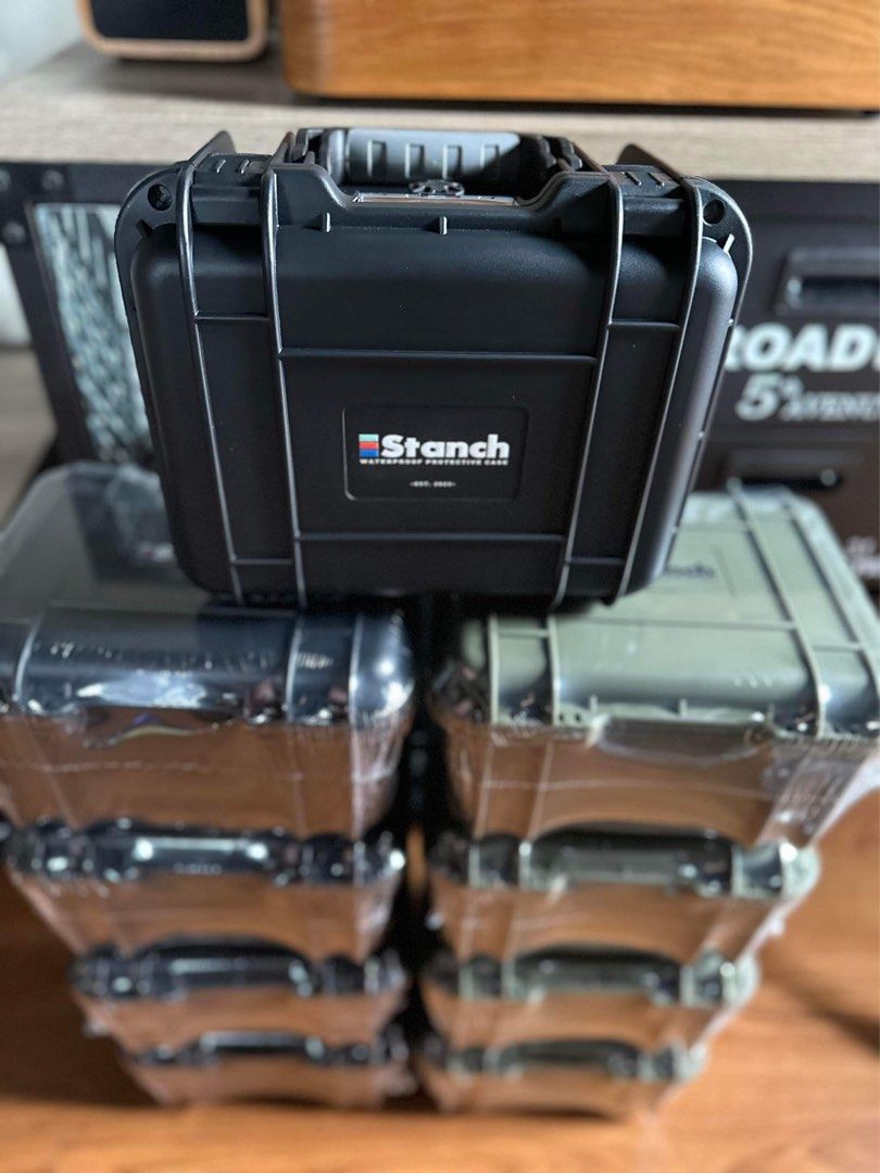 Waterproof hard case (Medium) (Category: Camera Bags & Carriers) located in Las Pinas. Submitted by masterjac (Listing ID 1266789060, Image 2). Description: Brand new!!! Only one color available - army green Waterproof hard case with pre-cut foam Shockproof For diving gears, camera, gopro, gadgets, watch, gun, gaming console, etc. For camera - fuji, nikon, canon, sony For go pro, nintendo switch, .