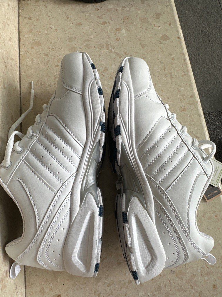 White Sneakers North Star size 6