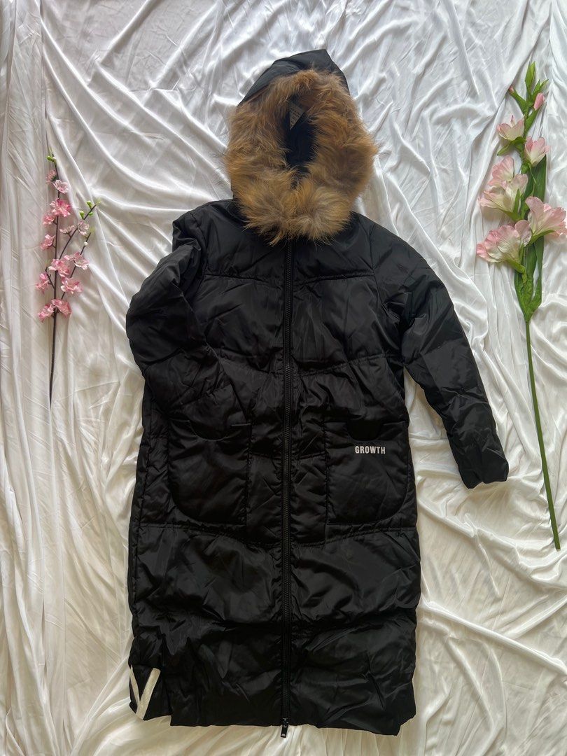 Winter Jacket (Category: Coats, Jackets and Outerwear) located in Singapore. Submitted by chloewly (Listing ID 1266684341, Image 1). Description: Size L Chest: 50cm Length: 106cm Size XL Chest: 54cm Length: 106cm Sizing may differ slightly. Self collect at Kembangan or top up for normal mail..