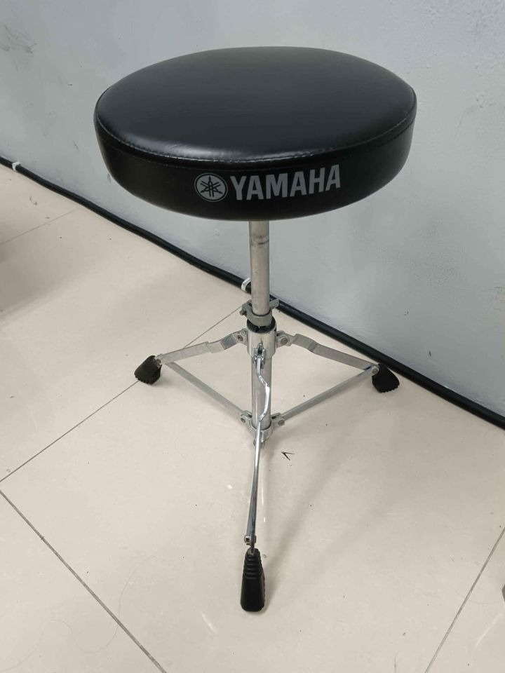 Yamaha drum Throne, Hobbies & Toys, Music & Media, Musical Instruments