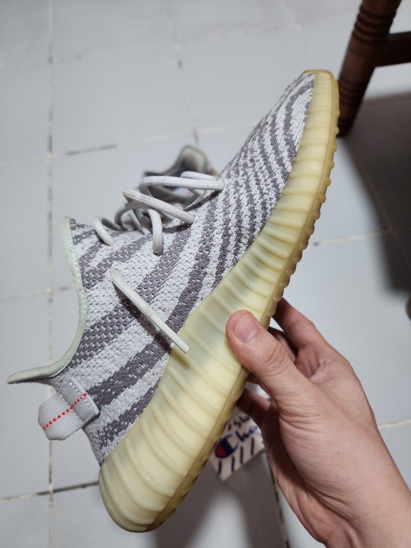 yeezy 350 blue tint on feet